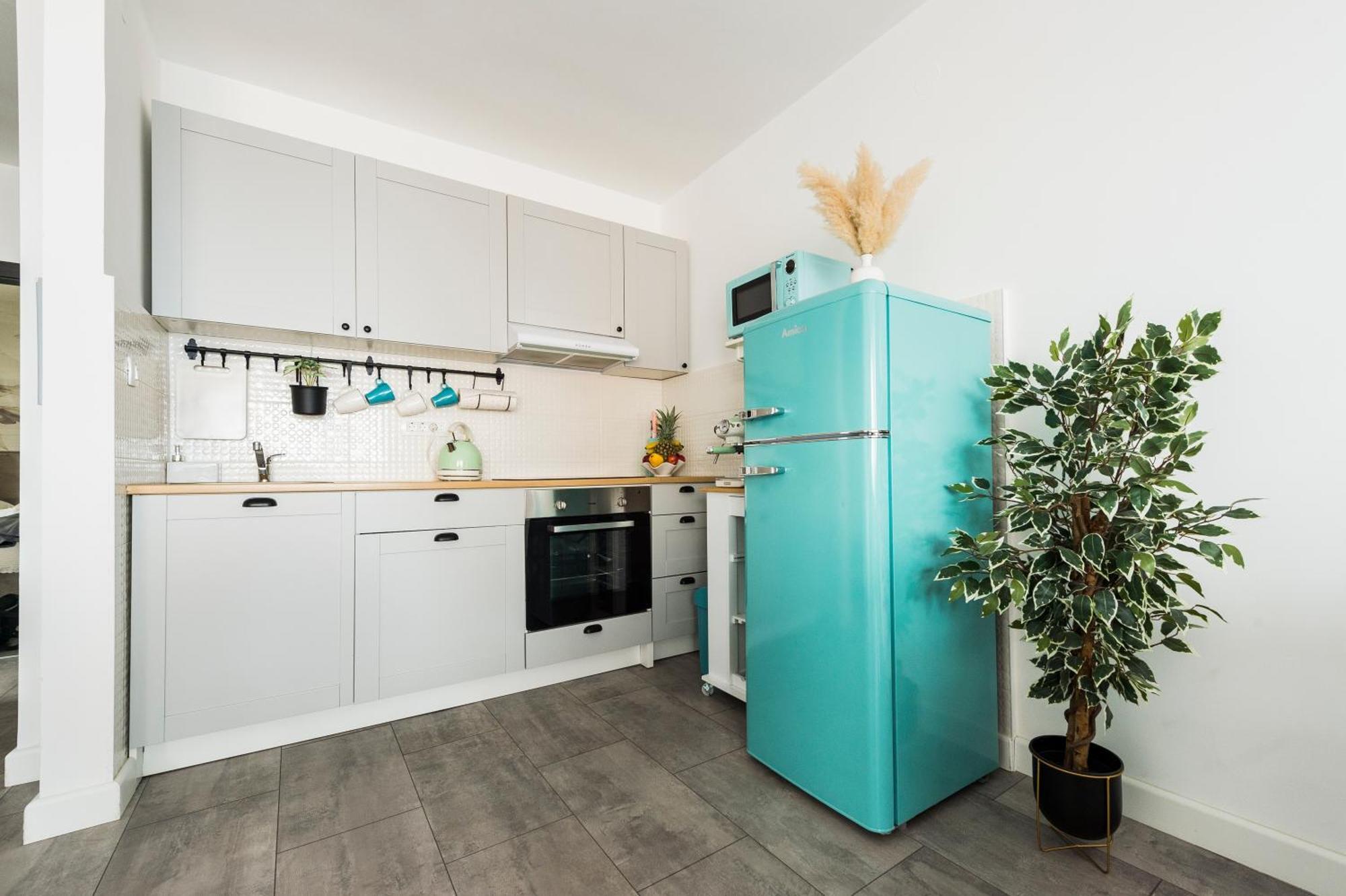 Hill Apartment *